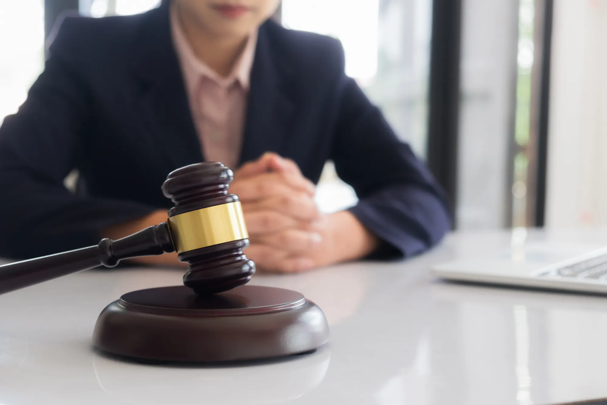 Expats charged with crimes in Dubai can rely on experienced criminal lawyers to navigate UAE laws and protect their legal rights effectively.